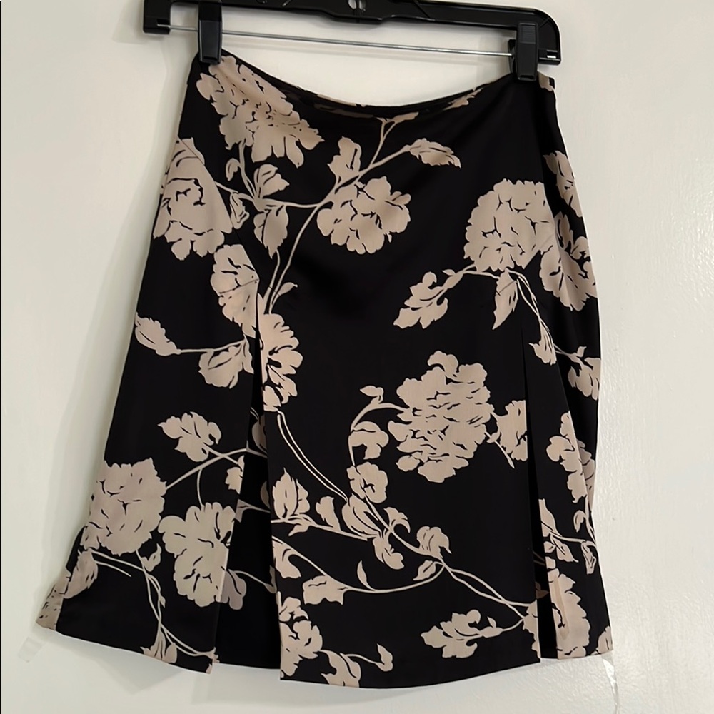 LOFT Cream A-Line Knee-Length Skirt with Slit